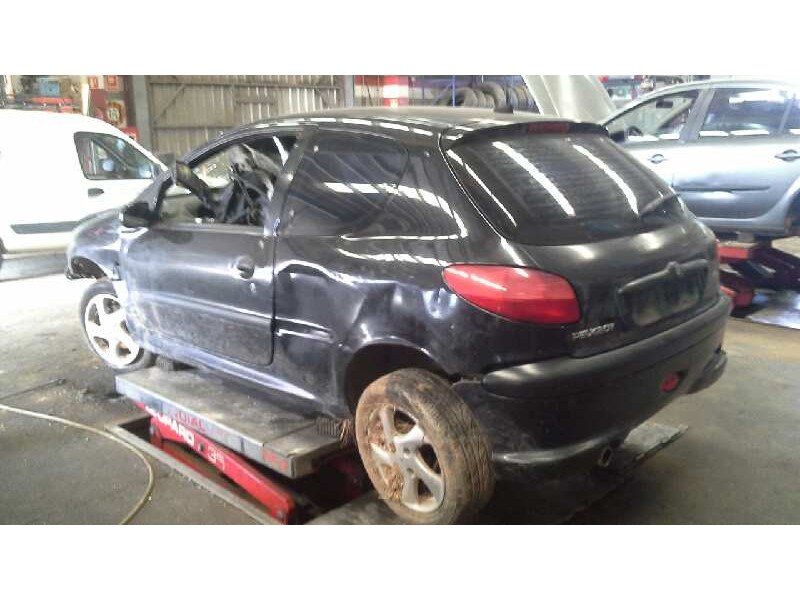peugeot 206 berlina del año 2002