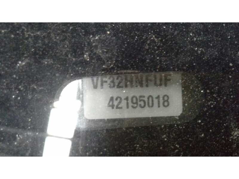 peugeot 206 berlina del año 2002