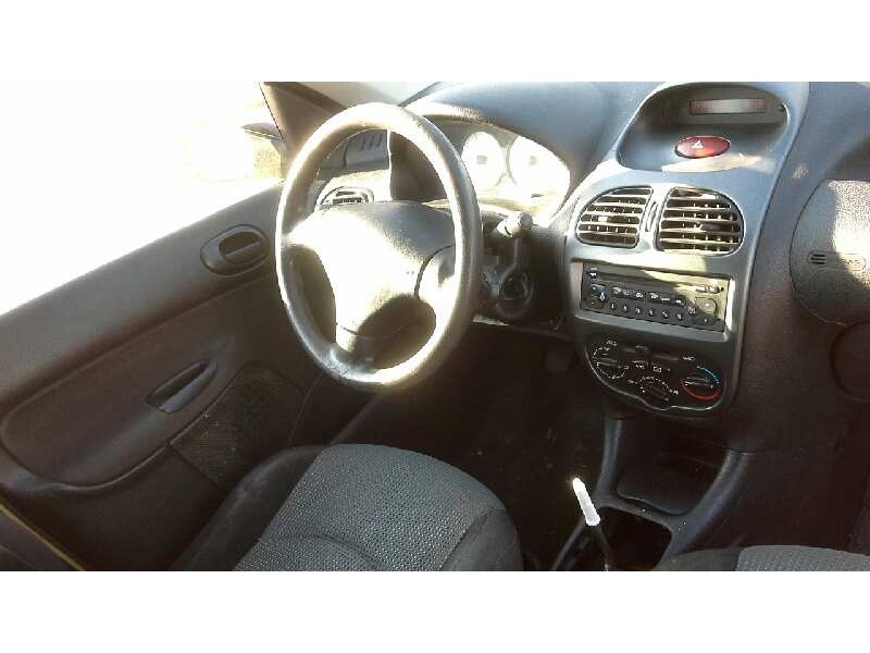 peugeot 206 berlina del año 2005