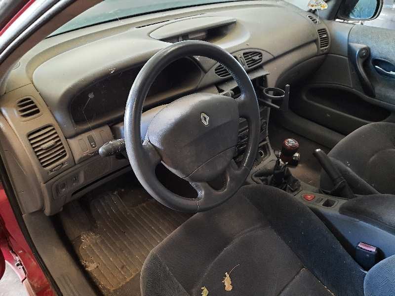 renault laguna ii (bg0) del año 2001