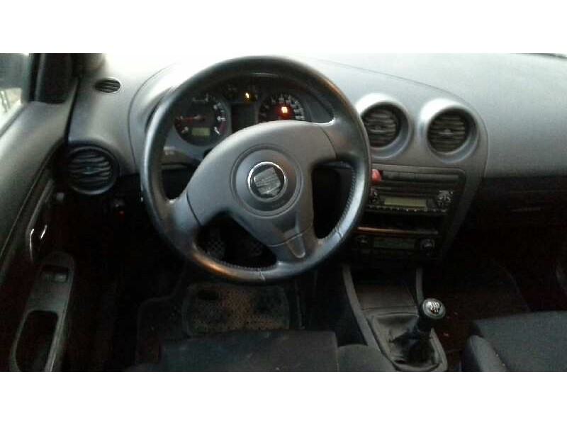 seat ibiza (6l1) del año 2004