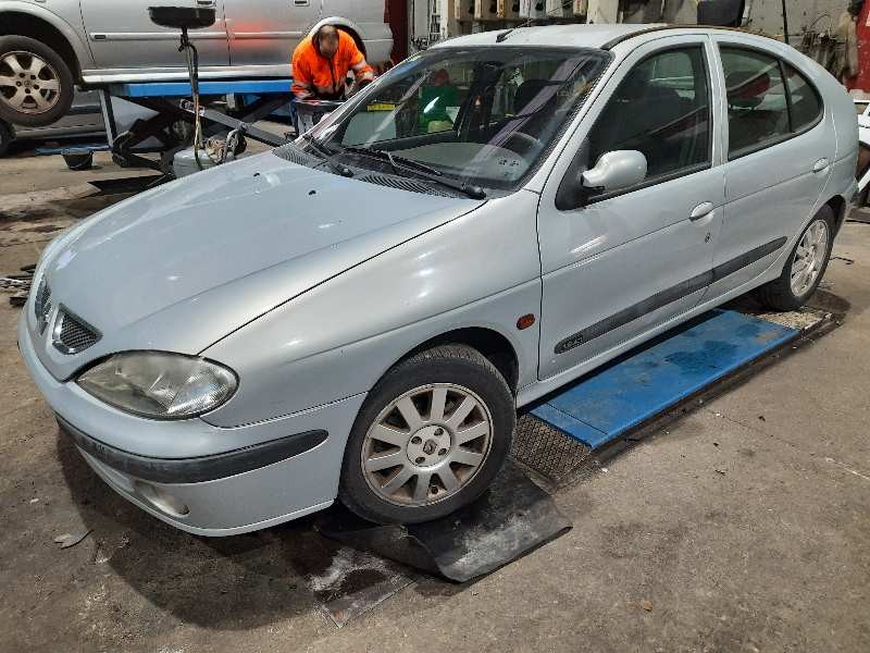 renault megane i fase 2 berlina (ba0) del año 2001