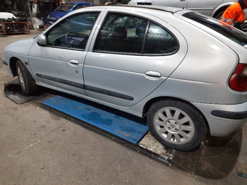 renault megane i fase 2 berlina (ba0) del año 2001