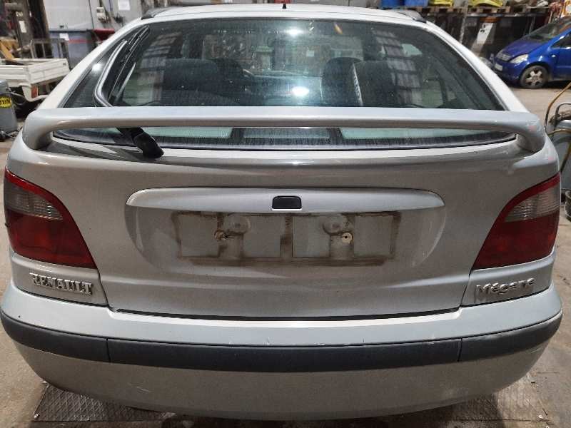 renault megane i fase 2 berlina (ba0) del año 2001