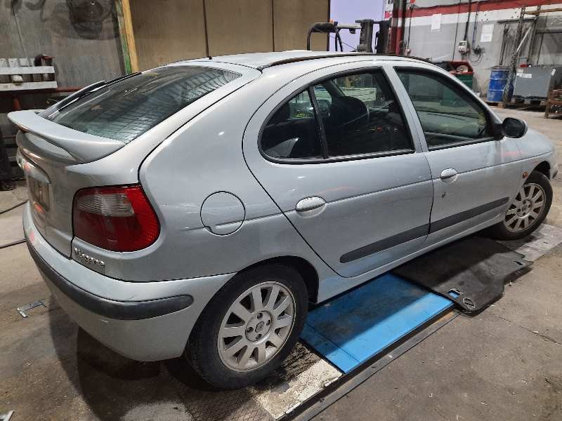renault megane i fase 2 berlina (ba0) del año 2001