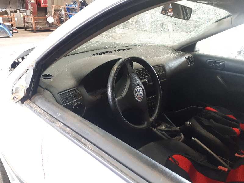 volkswagen bora berlina (1j2) del año 2002