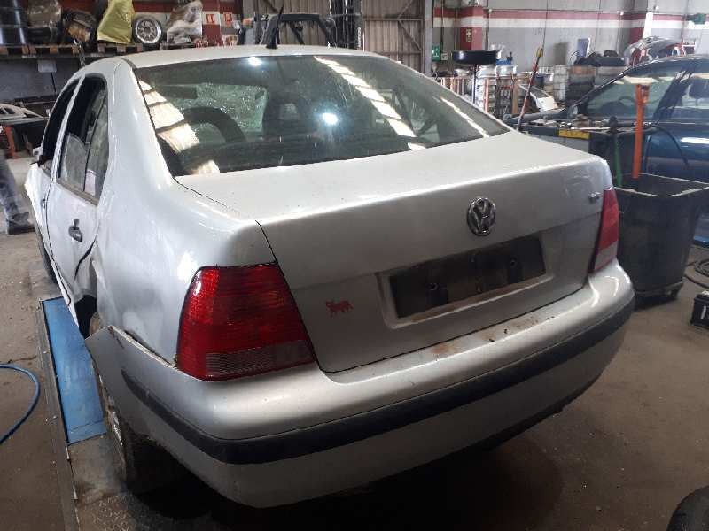 volkswagen bora berlina (1j2) del año 2002