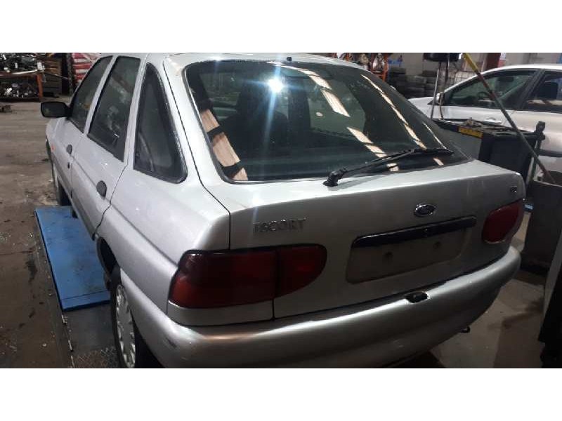 ford escort berlina/turnier del año 1998