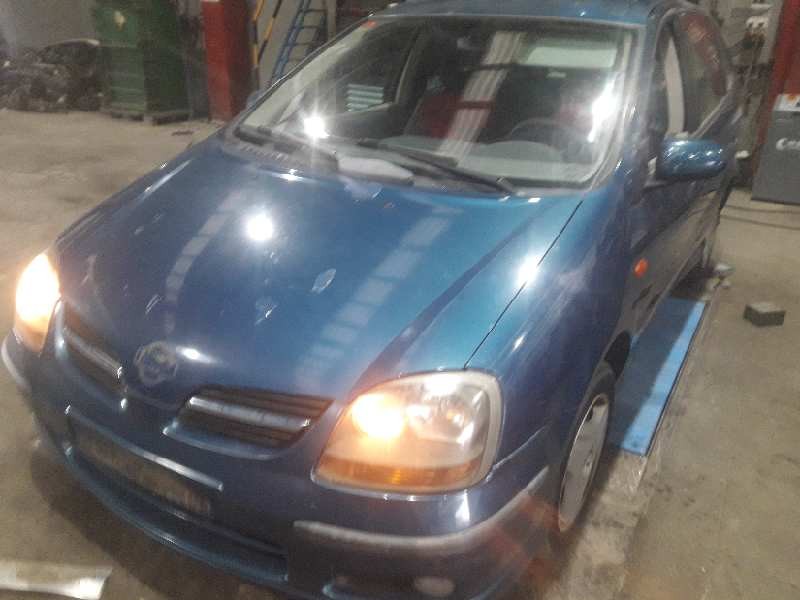 nissan almera tino (v10m) del año 2001