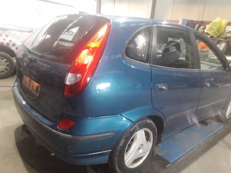 nissan almera tino (v10m) del año 2001