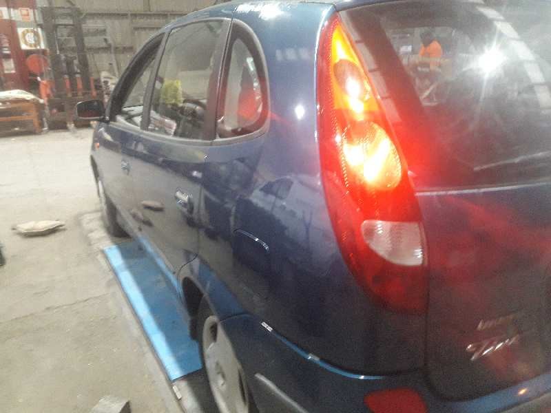 nissan almera tino (v10m) del año 2001