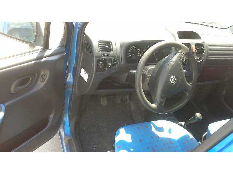 opel agila del año 2003