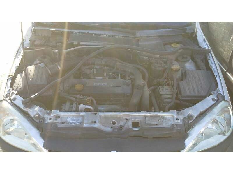 opel corsa c del año 2001