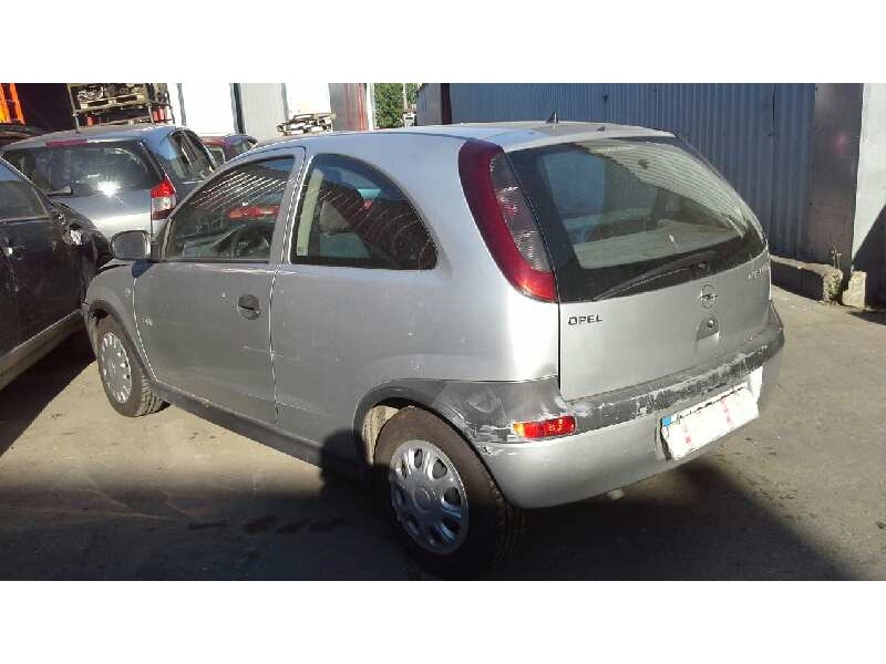 opel corsa c del año 2001