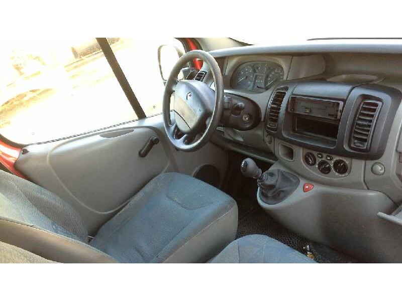 renault trafic combi (ab 4.01) del año 2004