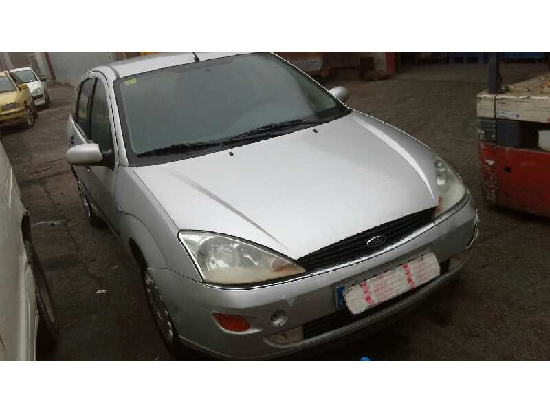 ford focus berlina (cak) del año 2001