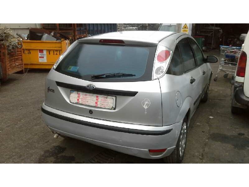 ford focus berlina (cak) del año 2001