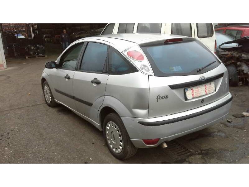 ford focus berlina (cak) del año 2001