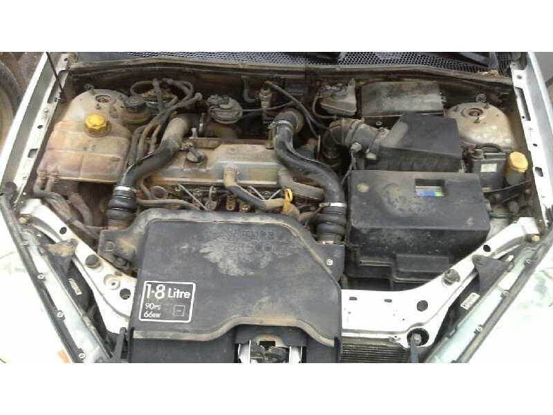 ford focus berlina (cak) del año 2001
