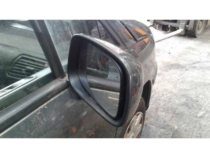 peugeot 807 del año 2006