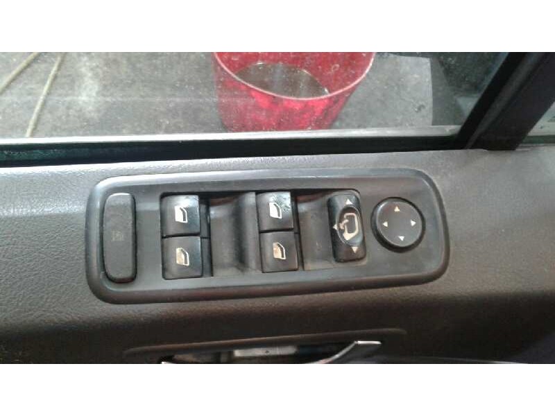 peugeot 807 del año 2006