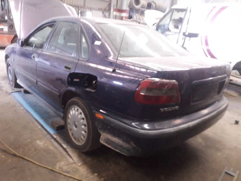 volvo s40 berlina del año 1999