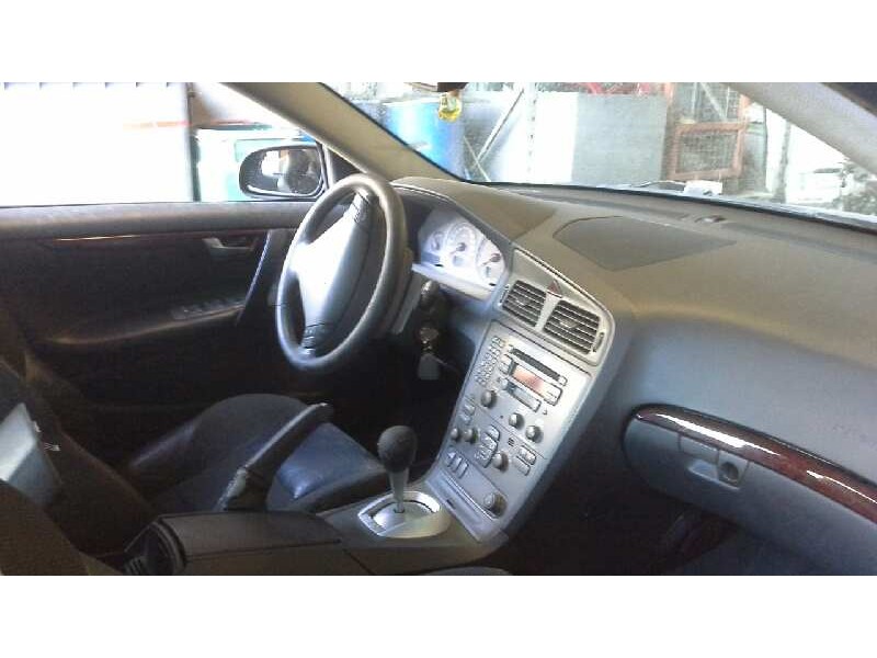 volvo s60 berlina del año 2001