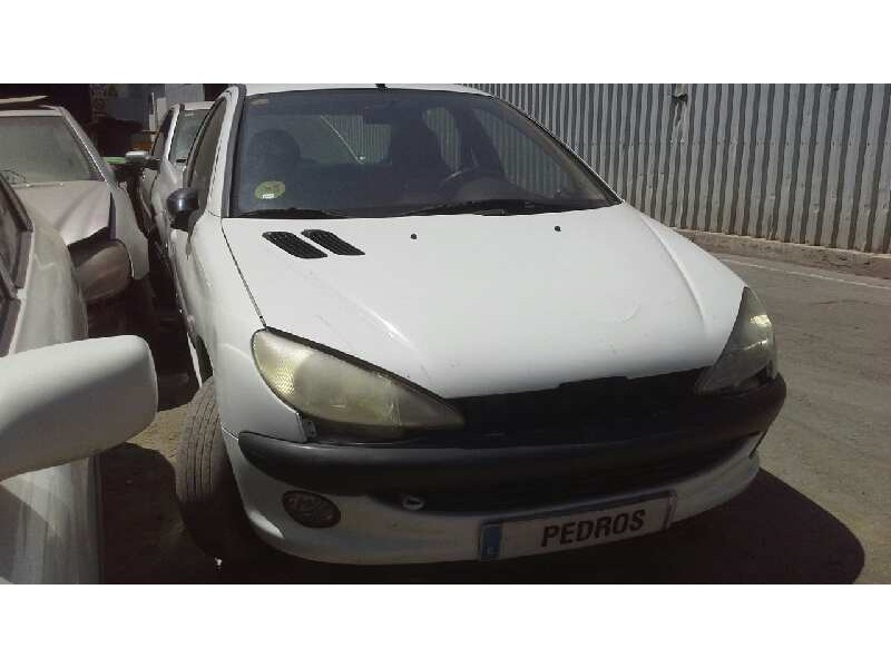 peugeot 206 berlina del año 2002