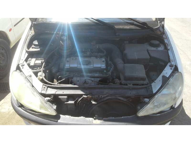 peugeot 206 berlina del año 2002