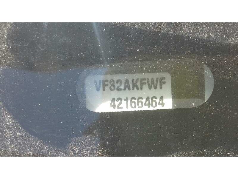 peugeot 206 berlina del año 2002