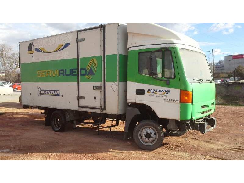 nissan atleon del año 2003