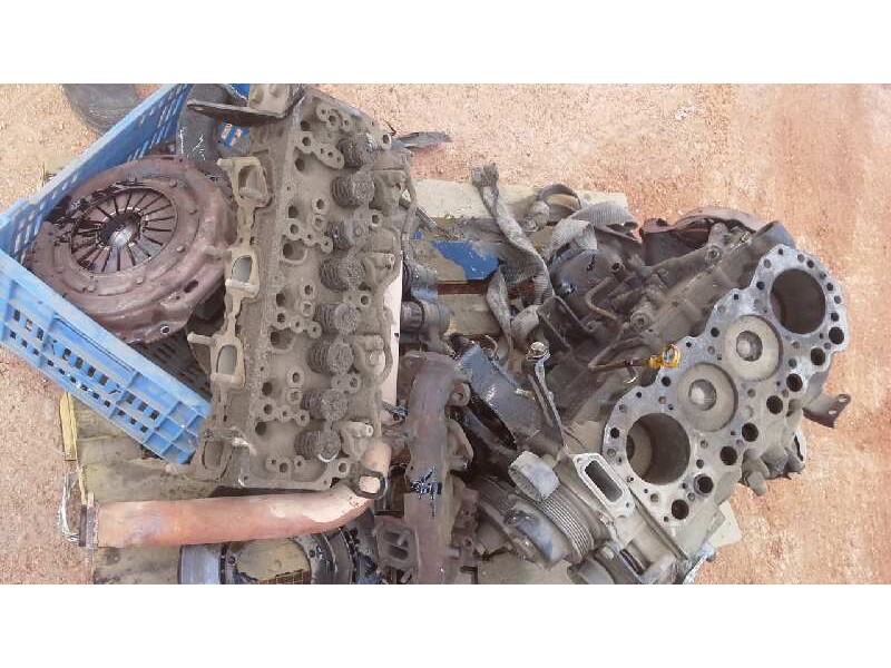 nissan atleon del año 2003