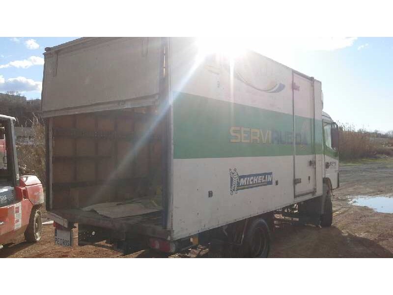 nissan atleon del año 2003