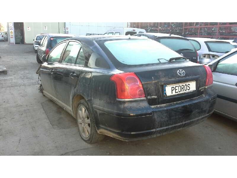 toyota avensis berlina (t25) del año 2004