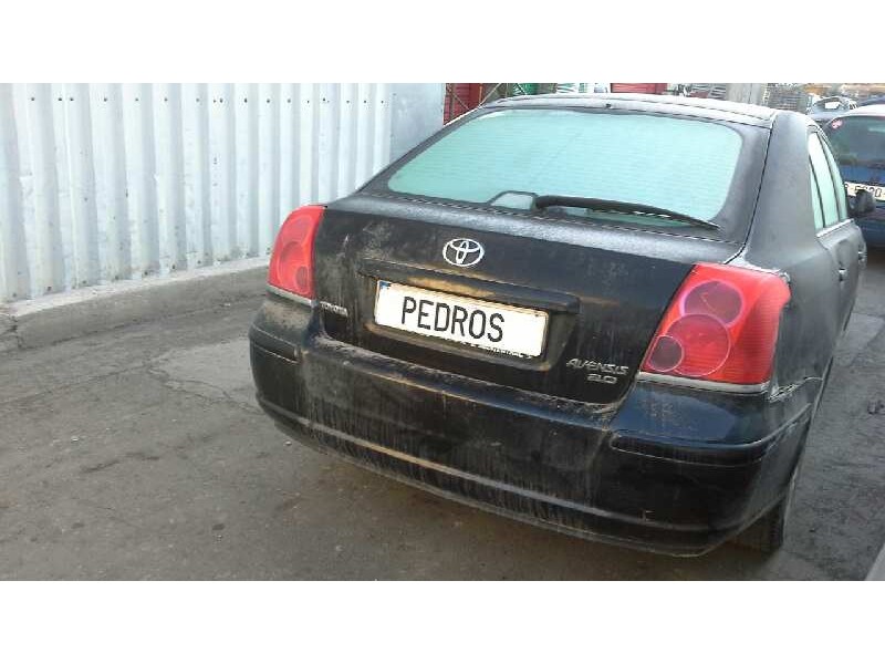 toyota avensis berlina (t25) del año 2004