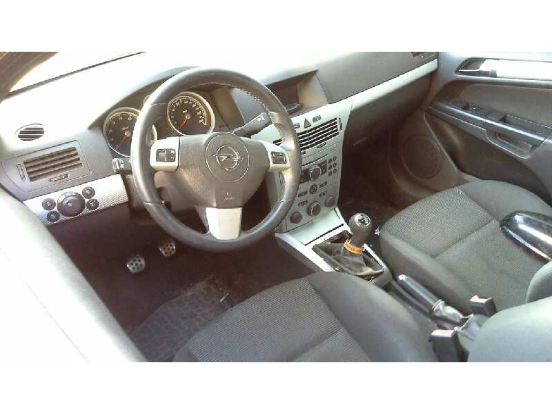 opel astra gtc del año 2005
