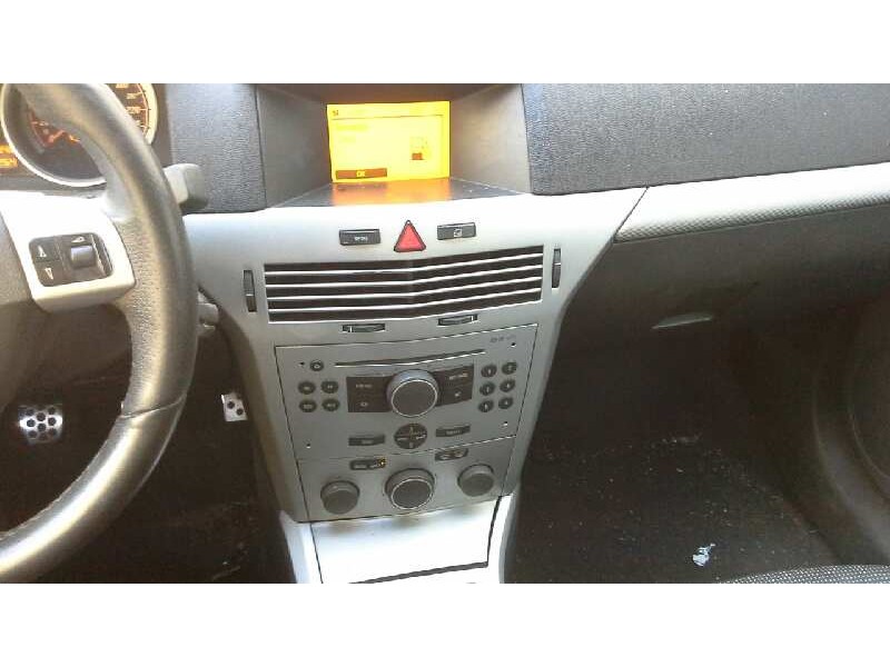 opel astra gtc del año 2005