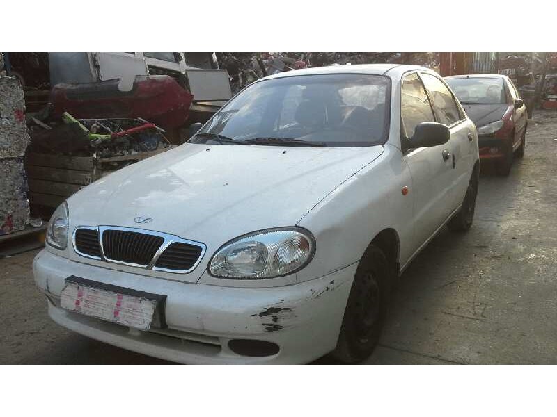 daewoo lanos del año 2002