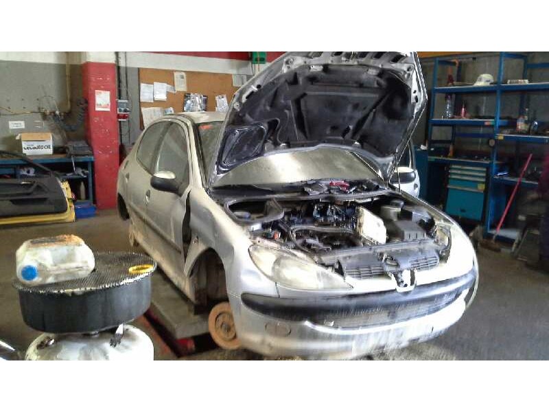 peugeot 206 berlina del año 2002
