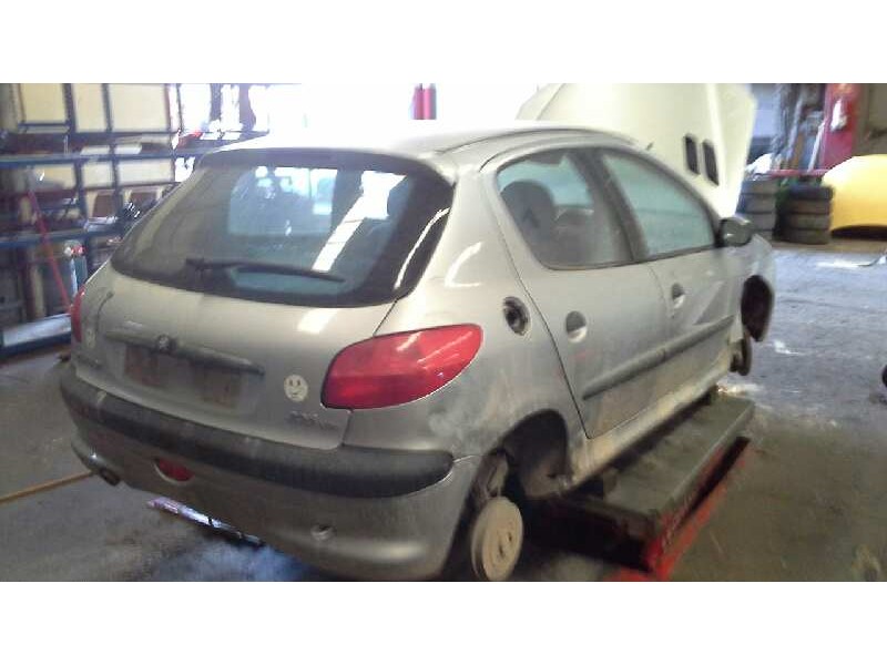 peugeot 206 berlina del año 2002