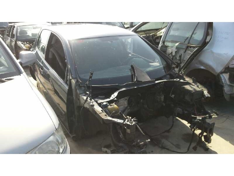 volkswagen golf v berlina (1k1) del año 2004