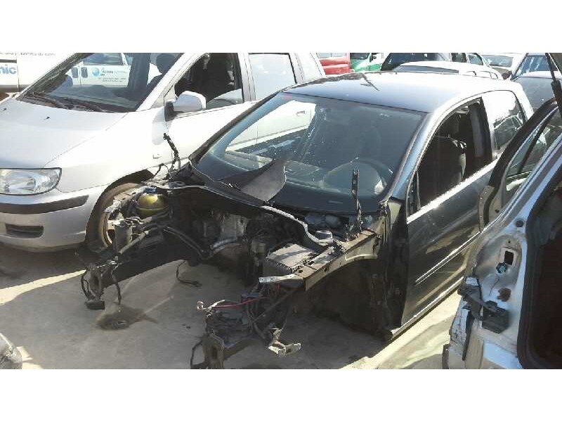 volkswagen golf v berlina (1k1) del año 2004