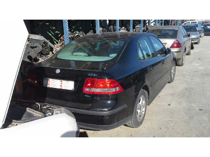 saab 9-3 berlina del año 2004