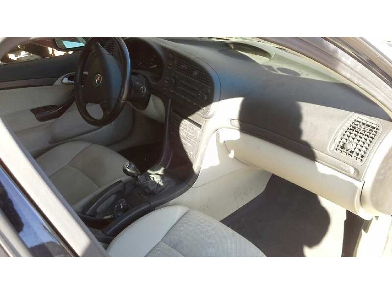 saab 9-3 berlina del año 2004