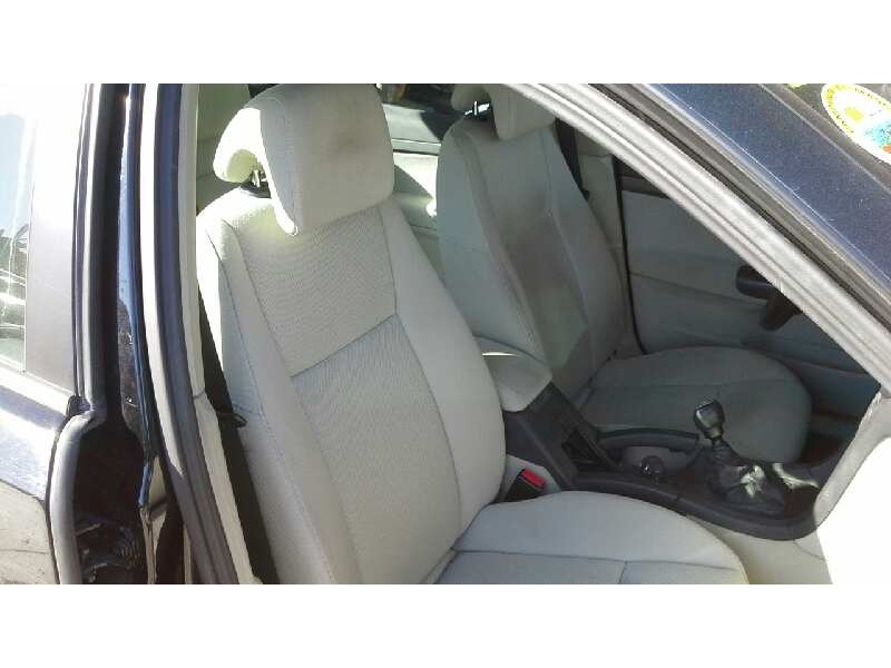 saab 9-3 berlina del año 2004