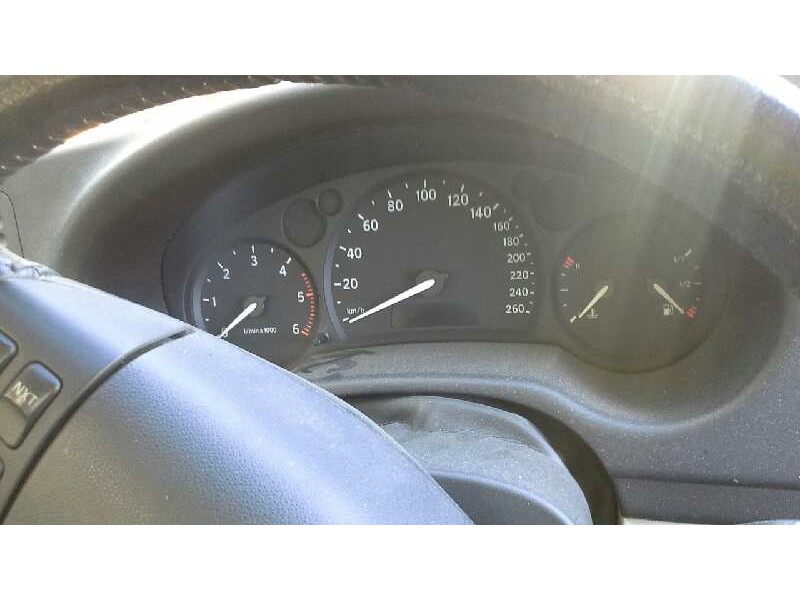 saab 9-3 berlina del año 2004