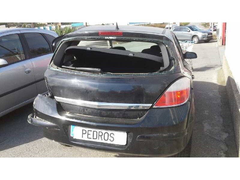 opel astra h berlina del año 2004
