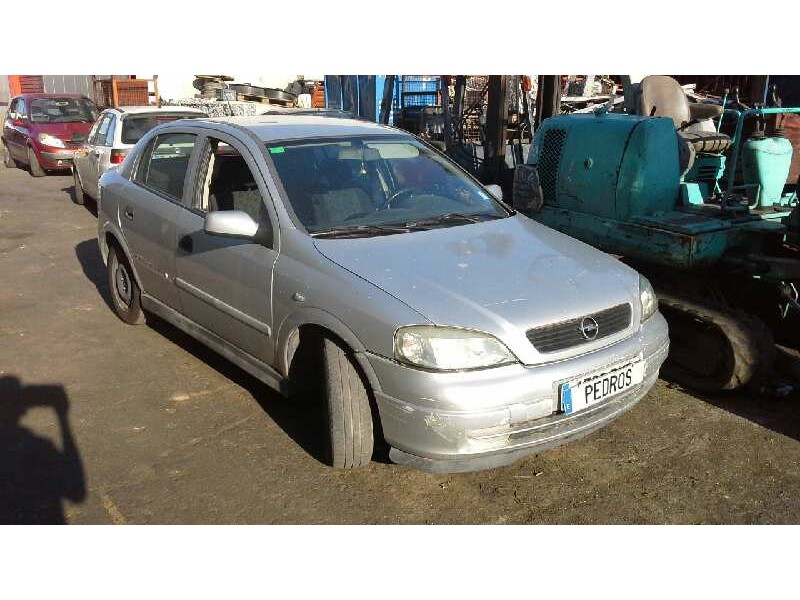 opel astra g berlina del año 2001