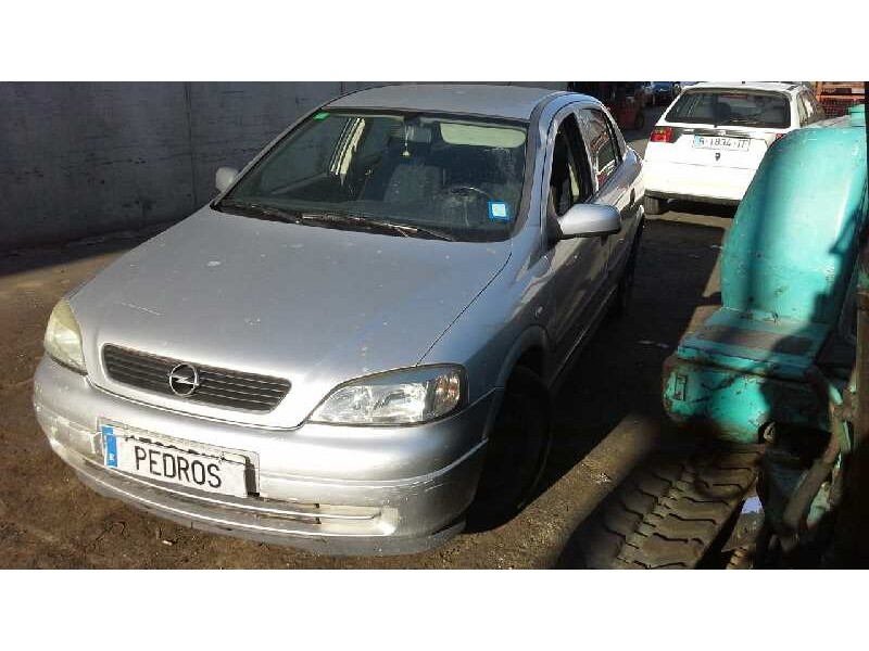 opel astra g berlina del año 2001