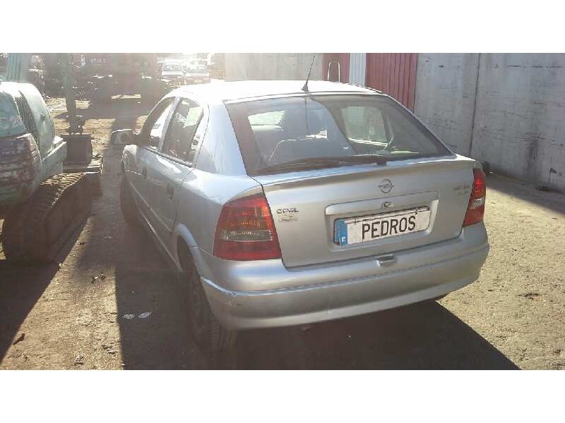 opel astra g berlina del año 2001